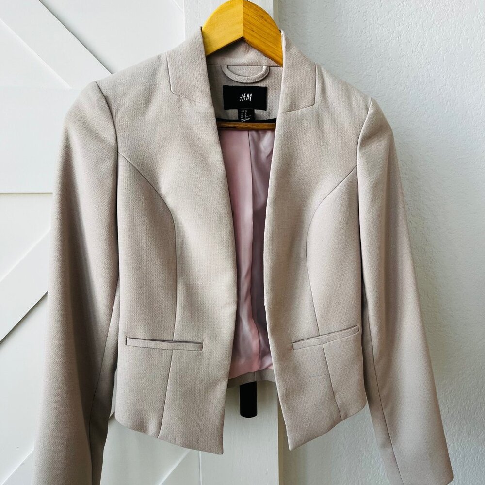 H&M Blush Beige Blazer – Minimal Effort, Maximum Chic